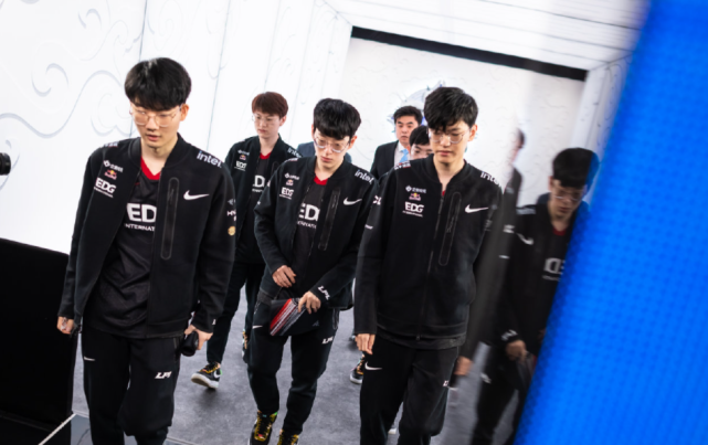 往往会倾向 往往会倾向