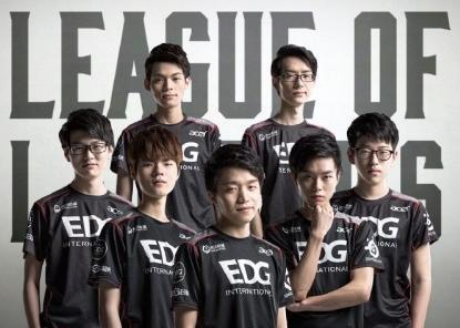 位年轻中锋 位年轻中锋