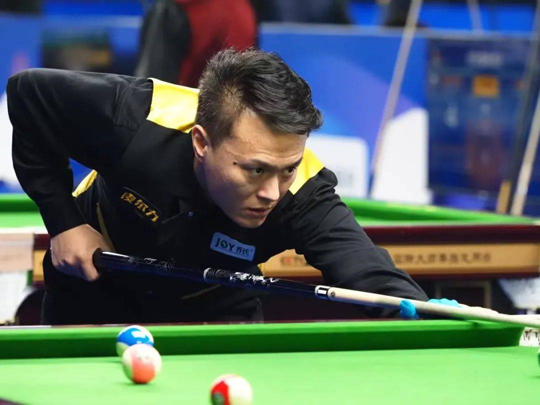 舞台再进一 舞台再进一